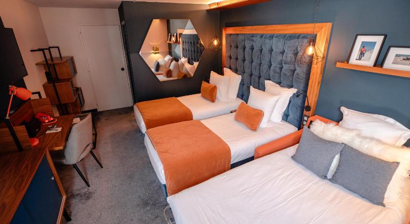 Image of Triple Room 5