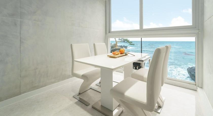 キョンジュ Waytree Ocean View Pool Villa 3つ星 ゲストハウス 外観