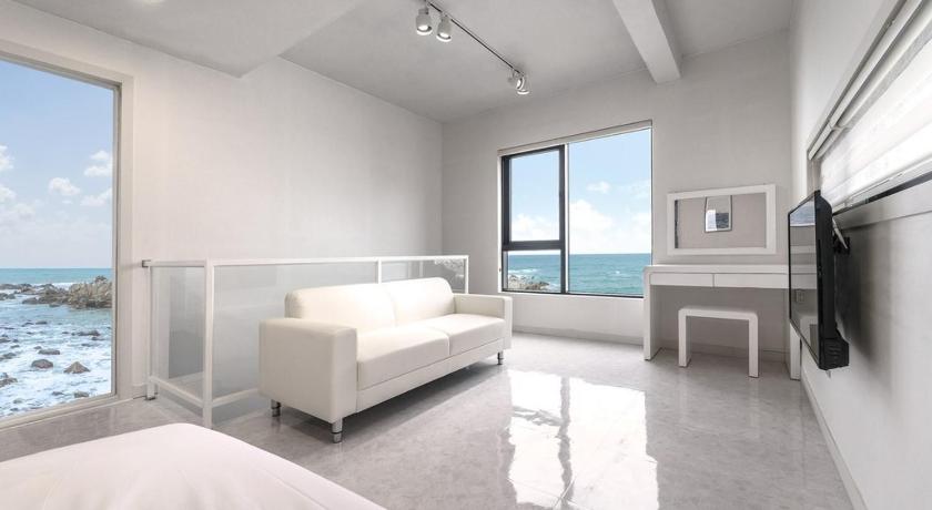 キョンジュ Waytree Ocean View Pool Villa 3つ星 ゲストハウス プール