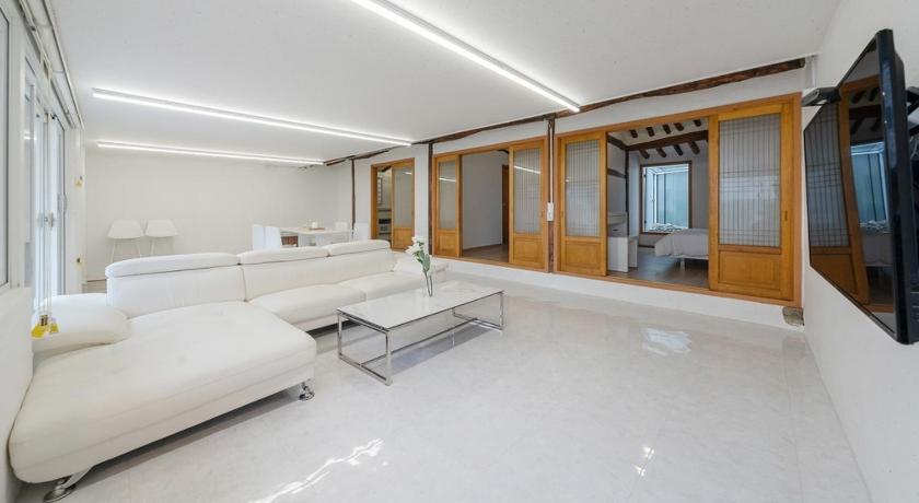 キョンジュ Waytree Ocean View Pool Villa 3つ星 ゲストハウス プール