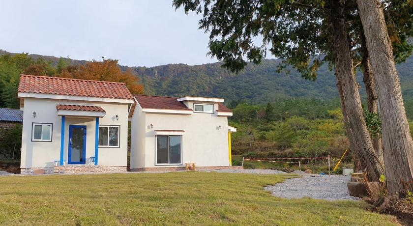 チャンフン Full moon jangheung dalbawi pension 3つ星 ゲストハウス スイート