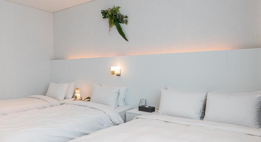 Image of Quadruple Room 8