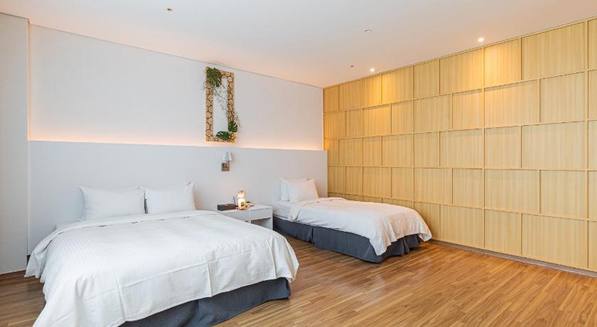 Image of Suite 6