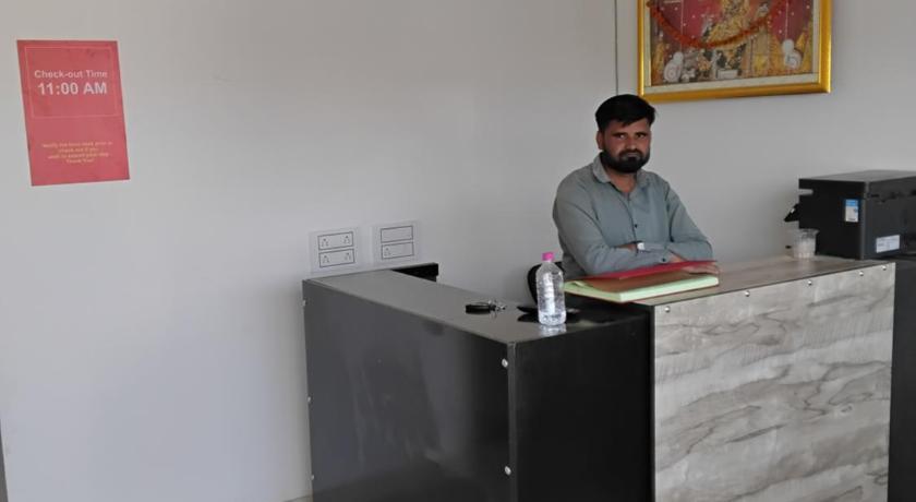 Hotel Aditya Inn - image 4