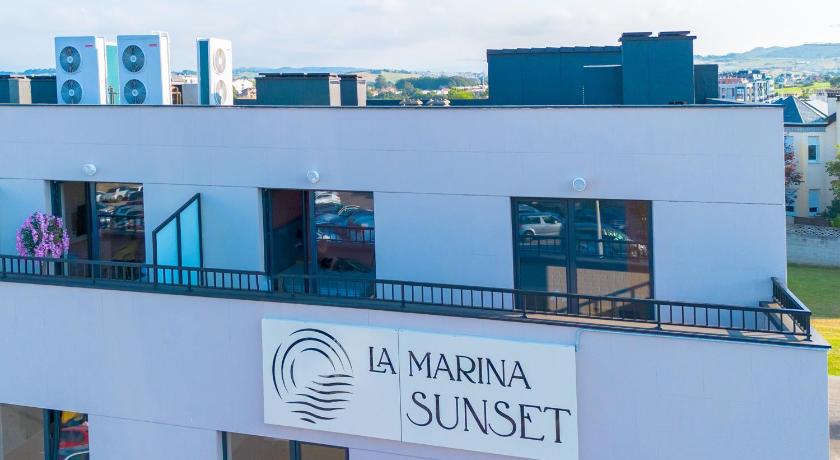 サンタ・クルス・デ・ベサナ La marina sunset 3000 4つ星 ゲストハウス プール