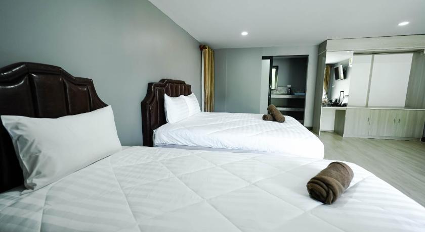 Image of Suite with Mountain View 4