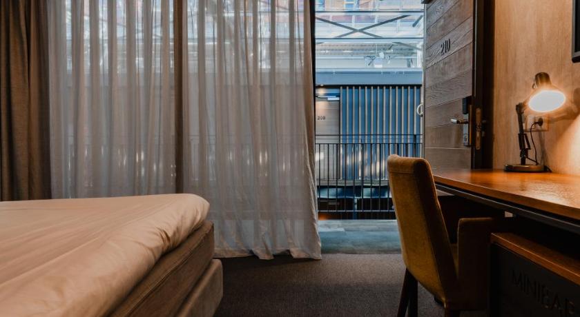 Image of Deluxe Double or Twin Room 9