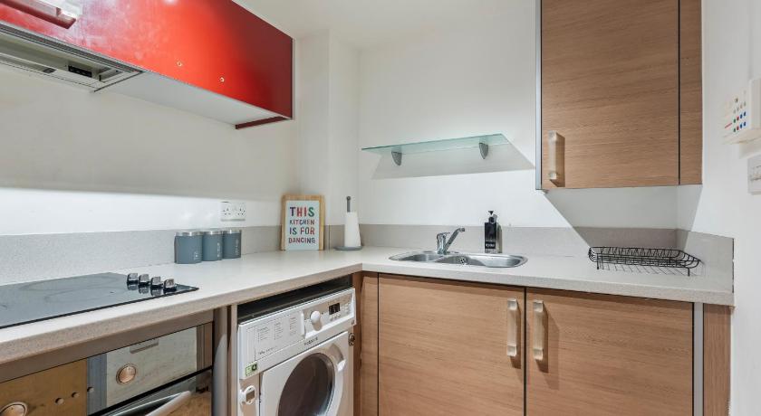 Luxe Stays-Sleeps 5-Contractors Accommodation - image 7