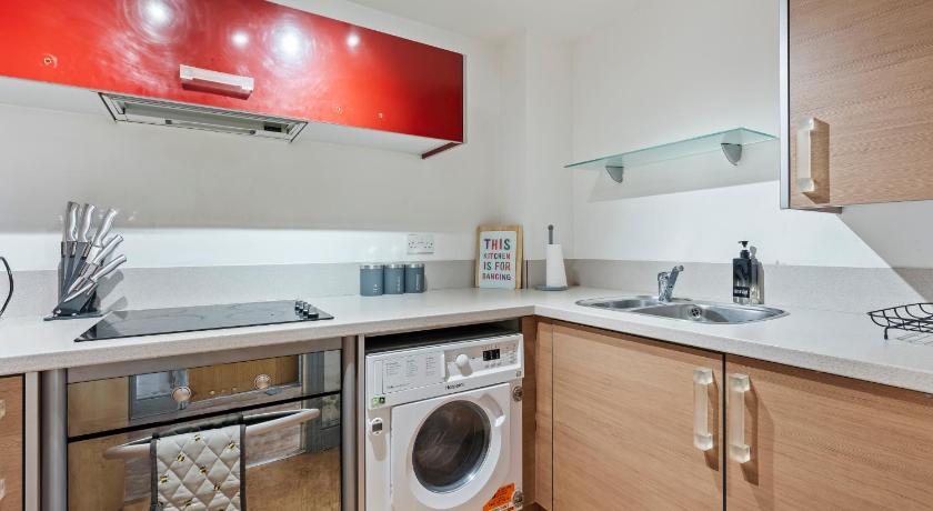 Luxe Stays-Sleeps 5-Contractors Accommodation - image 13