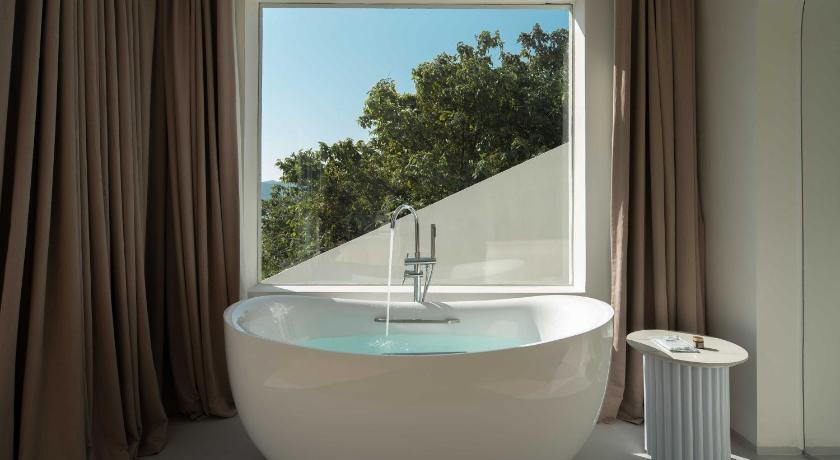 Imagen de Habitación Doble con vistas laterales al mar (Side Sea View Double Room) 10