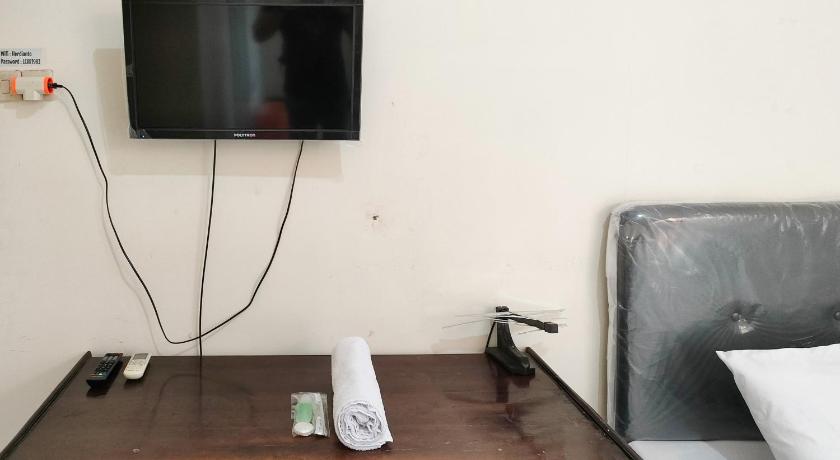 Hasana Guest House Syariah near Royal Plaza RedPartner – Surabaya, IL