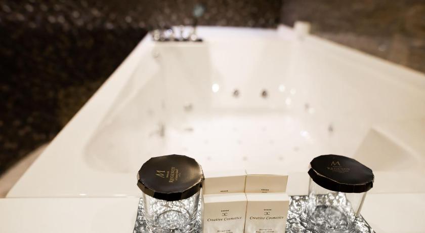 Image of Superior Suite 10