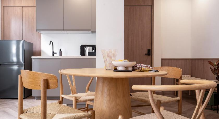3 Bedroom 3 Bath / Next to Metro station and Mall - image 3