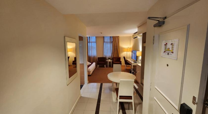Image of Junior Suite 5