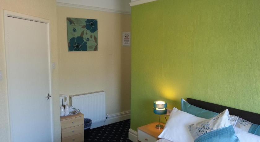 Image of Family Room (2 Adults + 2 Children) 4