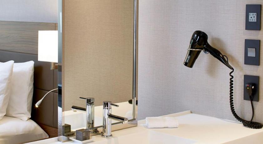 Image of King Room - Hearing Accessible 5