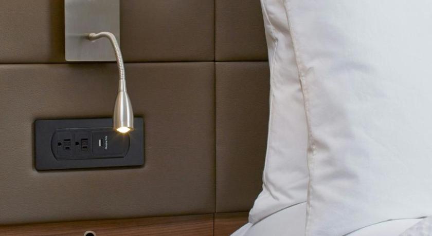 Image of King Room - Hearing Accessible 3