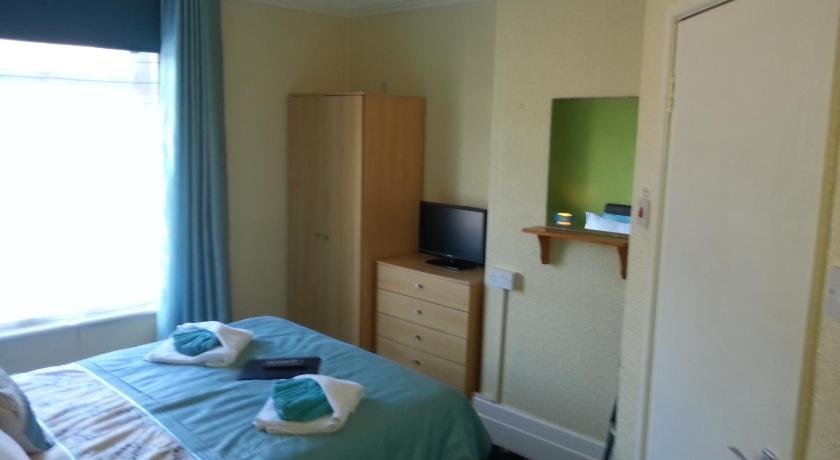 Image of Family Room (2 Adults + 2 Children) 5