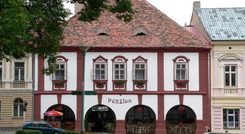 Restaurace a Penzion Podloubi