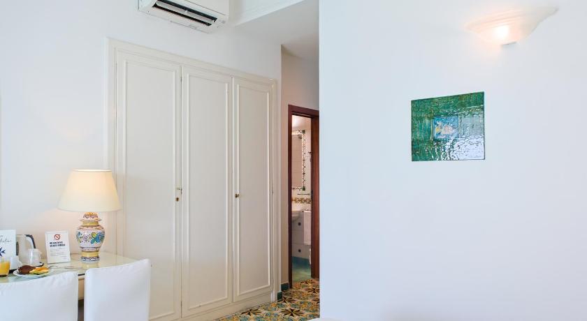 Kétszemélyes superior szoba terasszal (Superior Double Room with Terrace) fotója 14