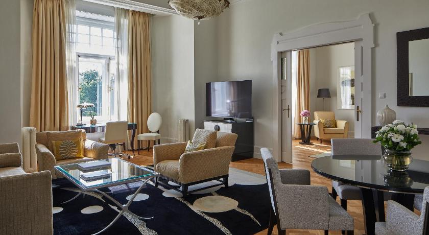 Image of Chain Bridge One Bedroom Suite 4