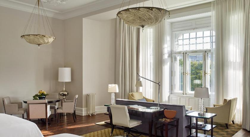 Image of River View Park Suite with Two Queen beds 0