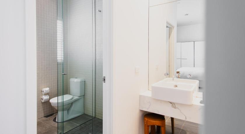 Image of Deluxe Room 12