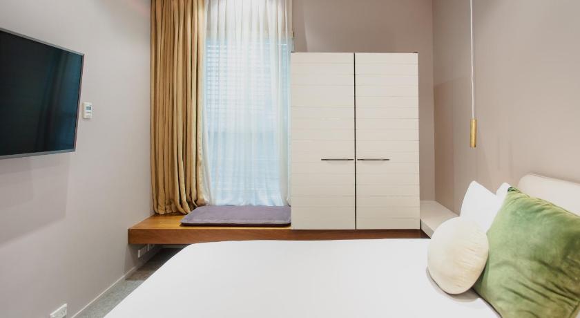 Image of Boutique Room 5