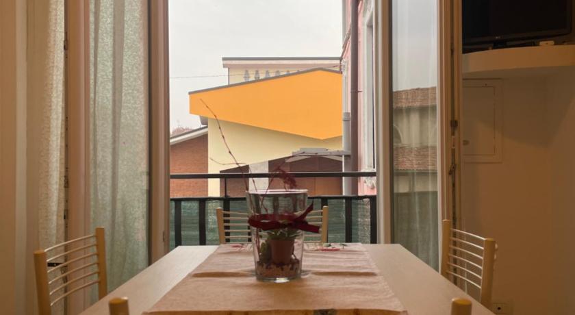 チェザーノ・マデルノ Appartamento nuovo e moderno 2つ星 シングルルーム プール