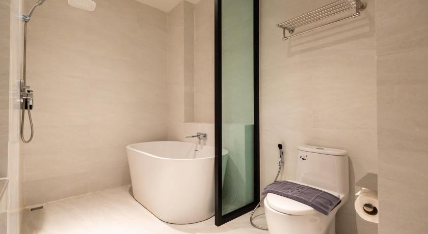Image of Family Room with Bath 2