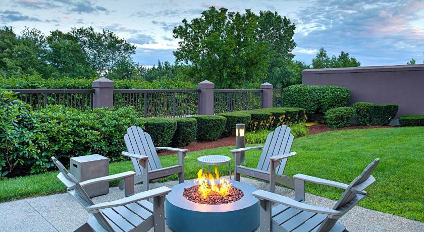 Manchester (NH) Courtyard by Marriott Manchester-Boston Regional Airport 3-Star Hotel view