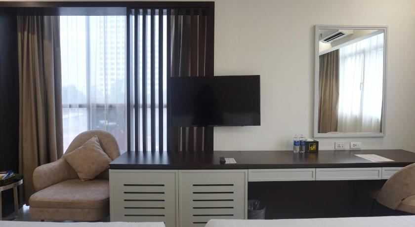 Image of Deluxe Twin Room With Window 9