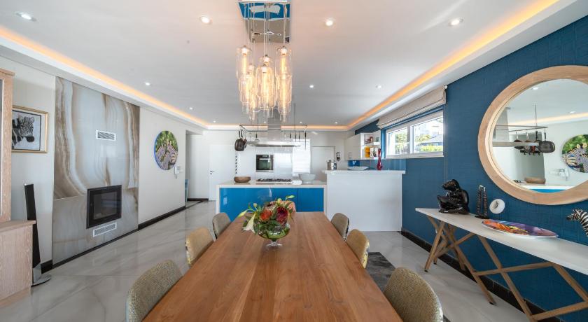 Image of One-Bedroom Apartment with Private Pool and Sea View 12