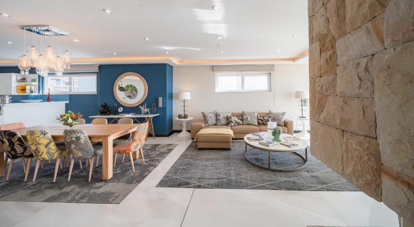 Image of One-Bedroom Apartment with Private Pool and Sea View 10