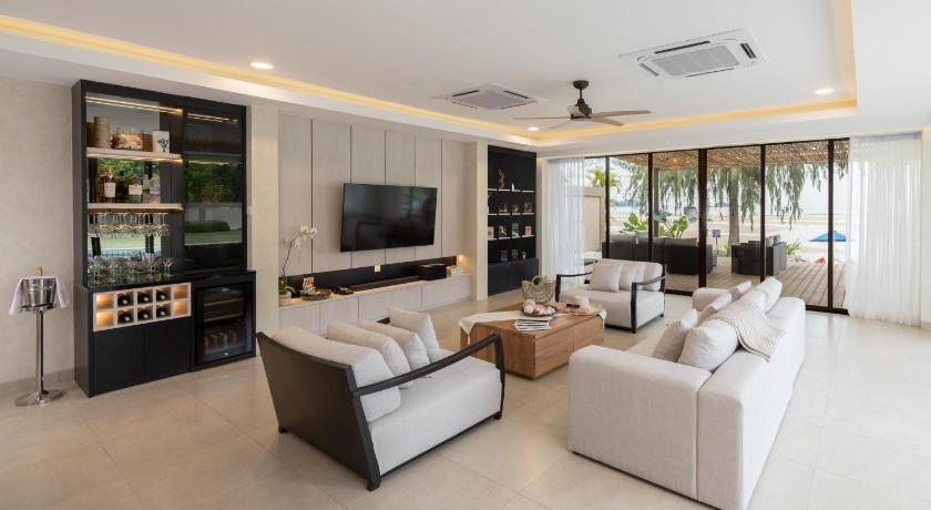 Image of Four-Bedroom Beachfront Villa 12