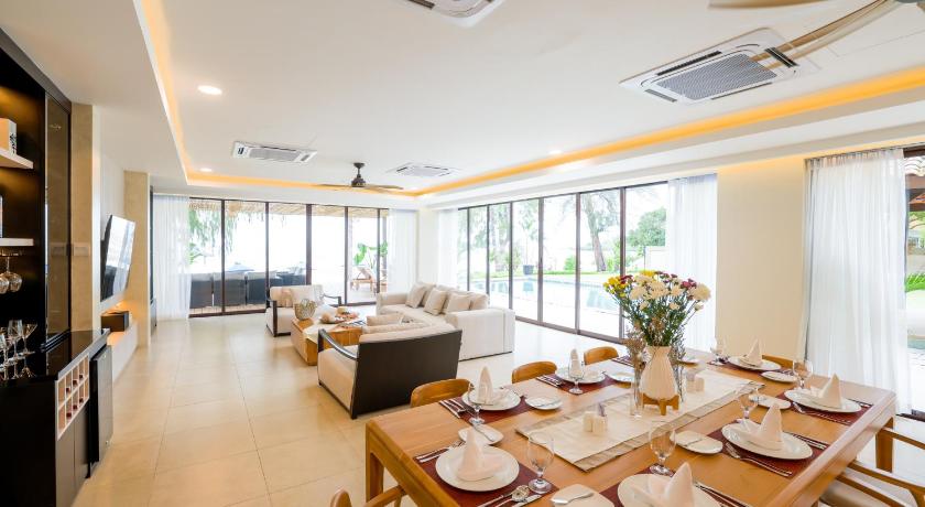 Image of Four-Bedroom Beachfront Villa 8