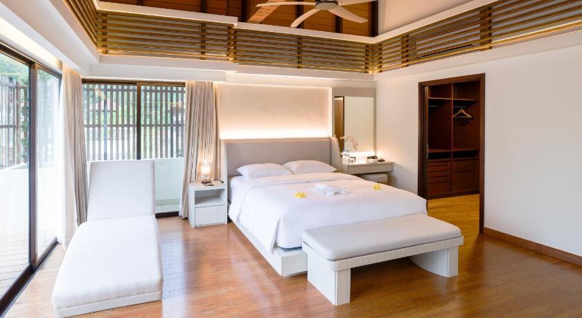 Image of Four-Bedroom Beachfront Villa 5
