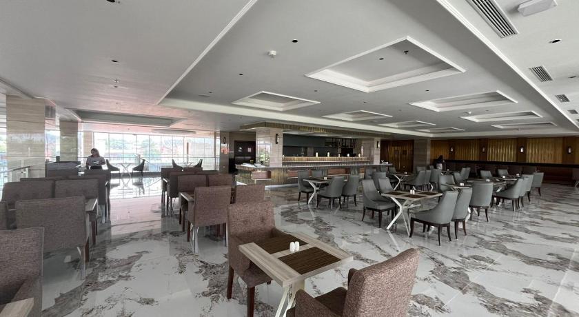 Grand Travello Hotel Bekasi - image 25