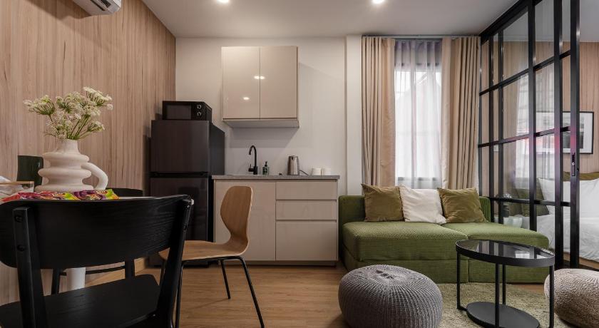 3 Bed 3 Bath / 1 min walk to Metro Asoke / S18 - image 2