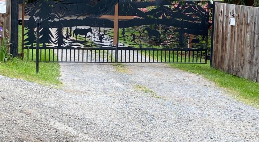 イートンビル Rainier view farm stay cabin 3つ星 宿泊施設 外観
