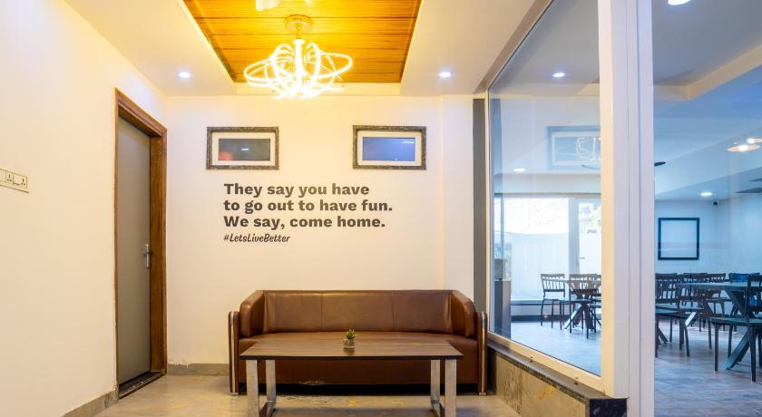 Housr Sector 43 Gurgaon Near Global Foyer Mall - image 12