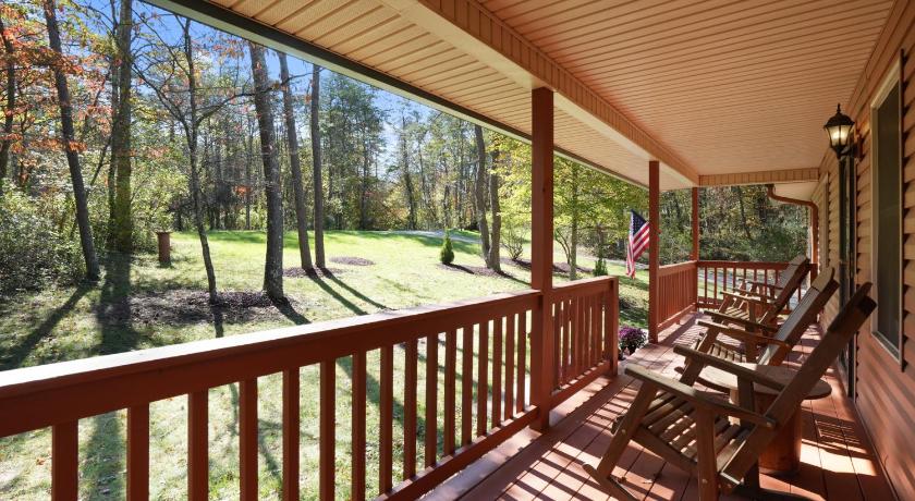 로건 (OH) Bigfoot's Hideout - A Hocking Hills Escape 5성급 숙소 레스토랑