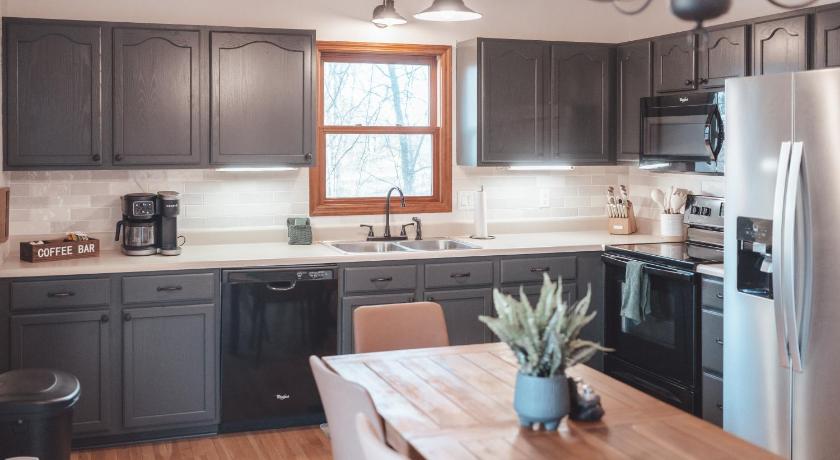 로건 (OH) Bigfoot's Hideout - A Hocking Hills Escape 5성급 숙소 로비