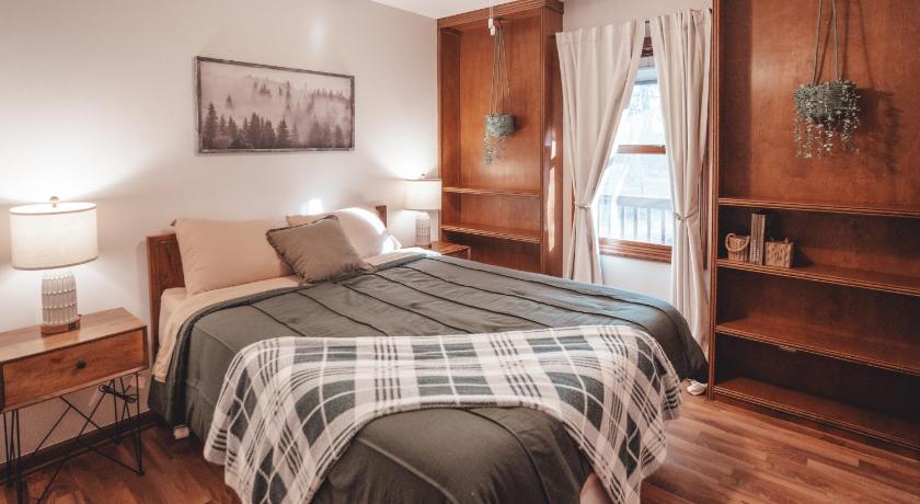 로건 (OH) Bigfoot's Hideout - A Hocking Hills Escape 5성급 숙소 스위트룸