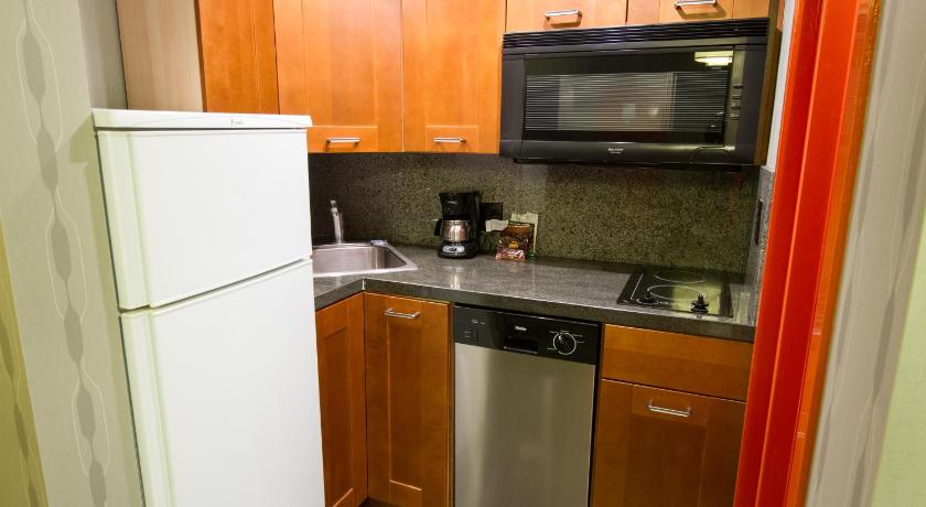 Image of Dual Queen Suite 1