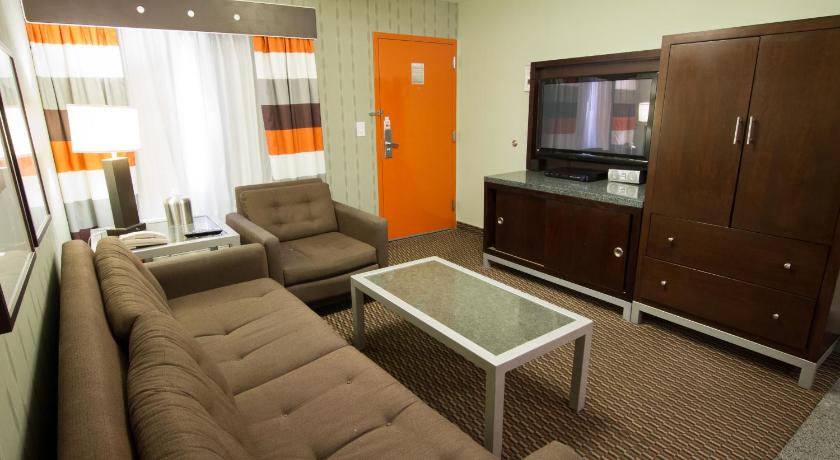 Image of Dual Queen Suite 7