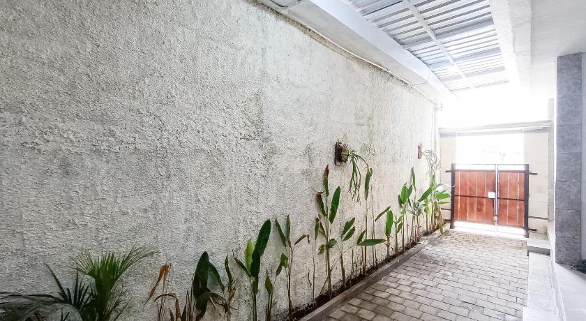 Widi Guest House near GWK Mitra RedDoorz – Badung Regency, CO