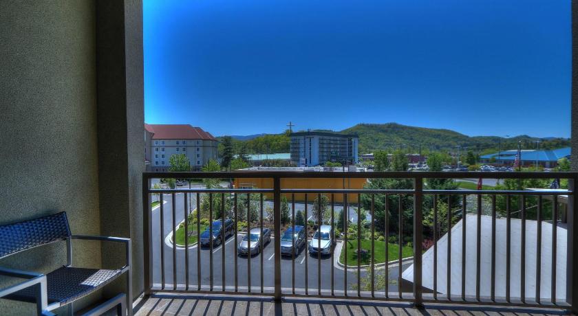 Image of King Room with Mountain View and Sofa Bed 1