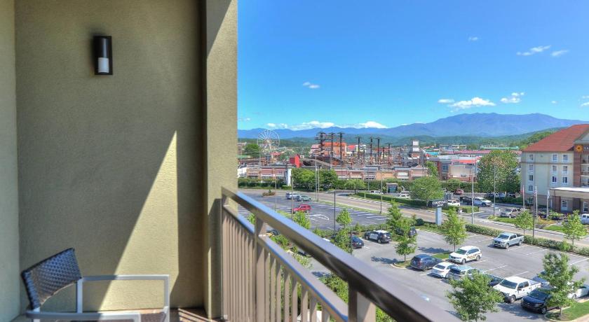 Image of One-Bedroom King Suite with Mountain View and Sofa Bed 1