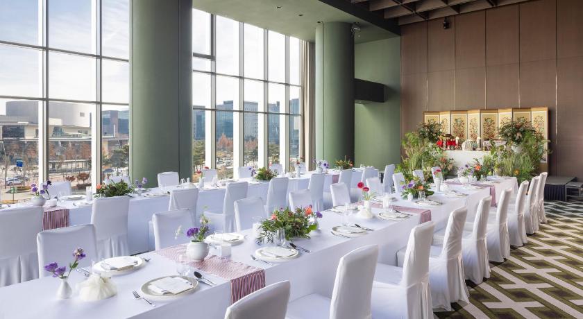 서울 머큐어 앰배서더 서울 마곡 (Mercure Ambassador Seoul Magok) 4성급 호텔 로비